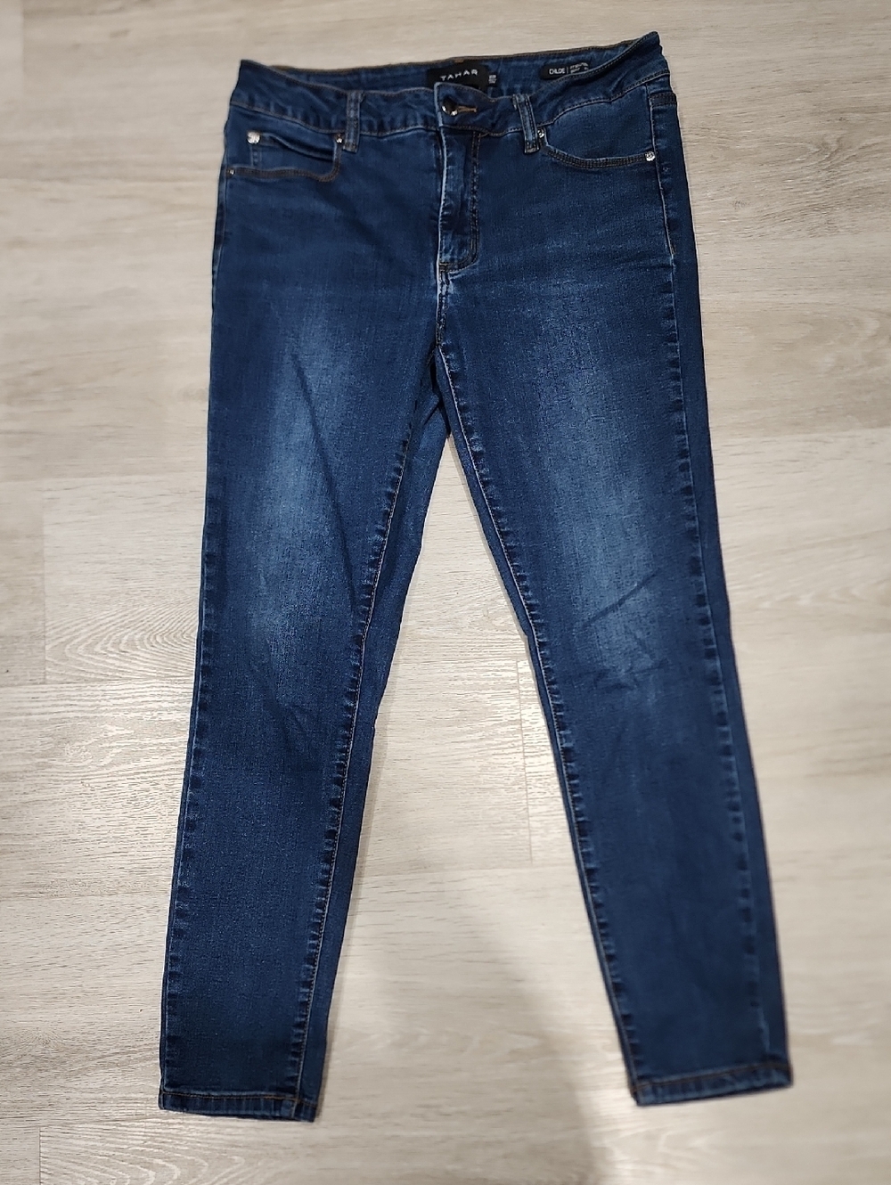 Tahari Deep Indigo Skinny Jeans 8